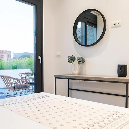 Appartement Pebble Garden Blue Dahlia